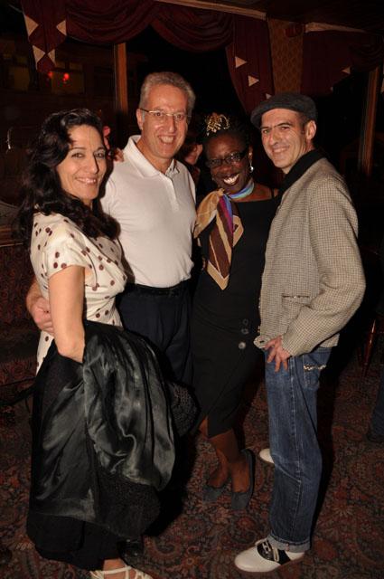 min 2011 11 19 pub 098